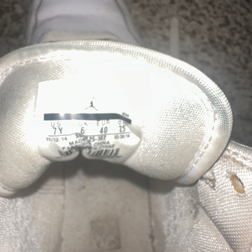 Jordan 1 mids - Picture 6 of 6